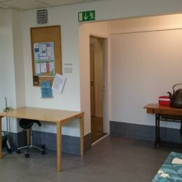 Alakerran sisäänkäynti