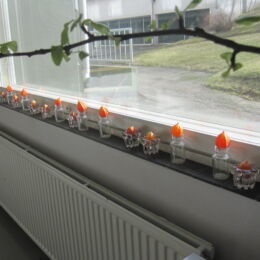 Kynttilät ikkunalla